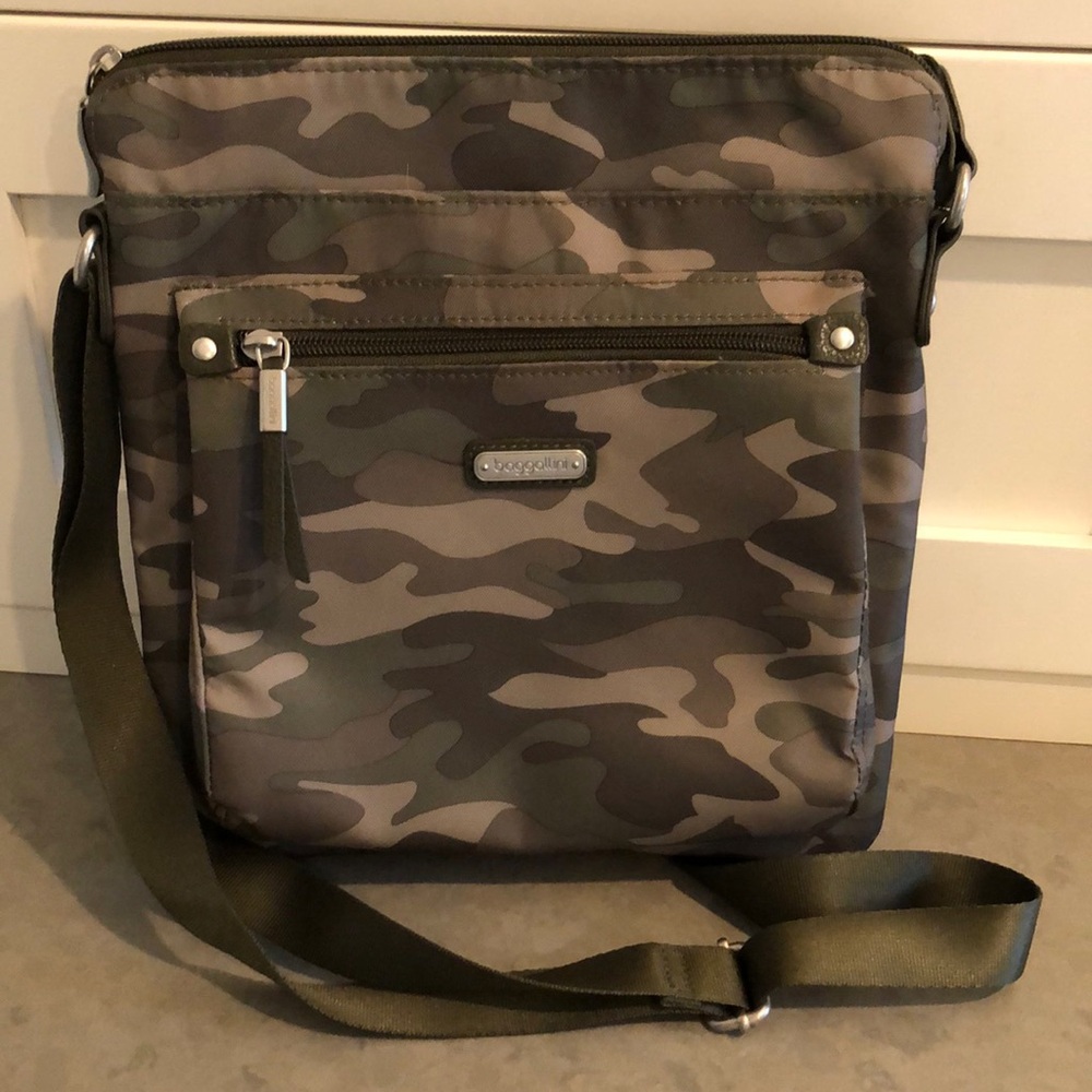 Baggallini Crossbody Go Bagg